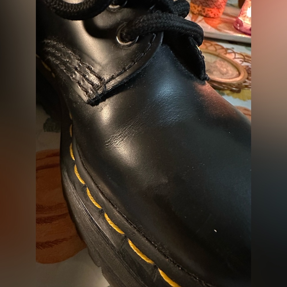 DR MARTENS 8053 Black Shiny Leather Platform Casual Shoes Size 6 LNC EUC - Picture 7 of 12